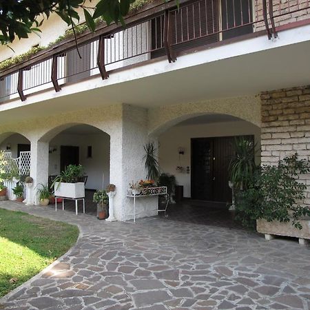 B&B Villa Filotea & Apartment Дезенцано-дель-Гарда Екстер'єр фото