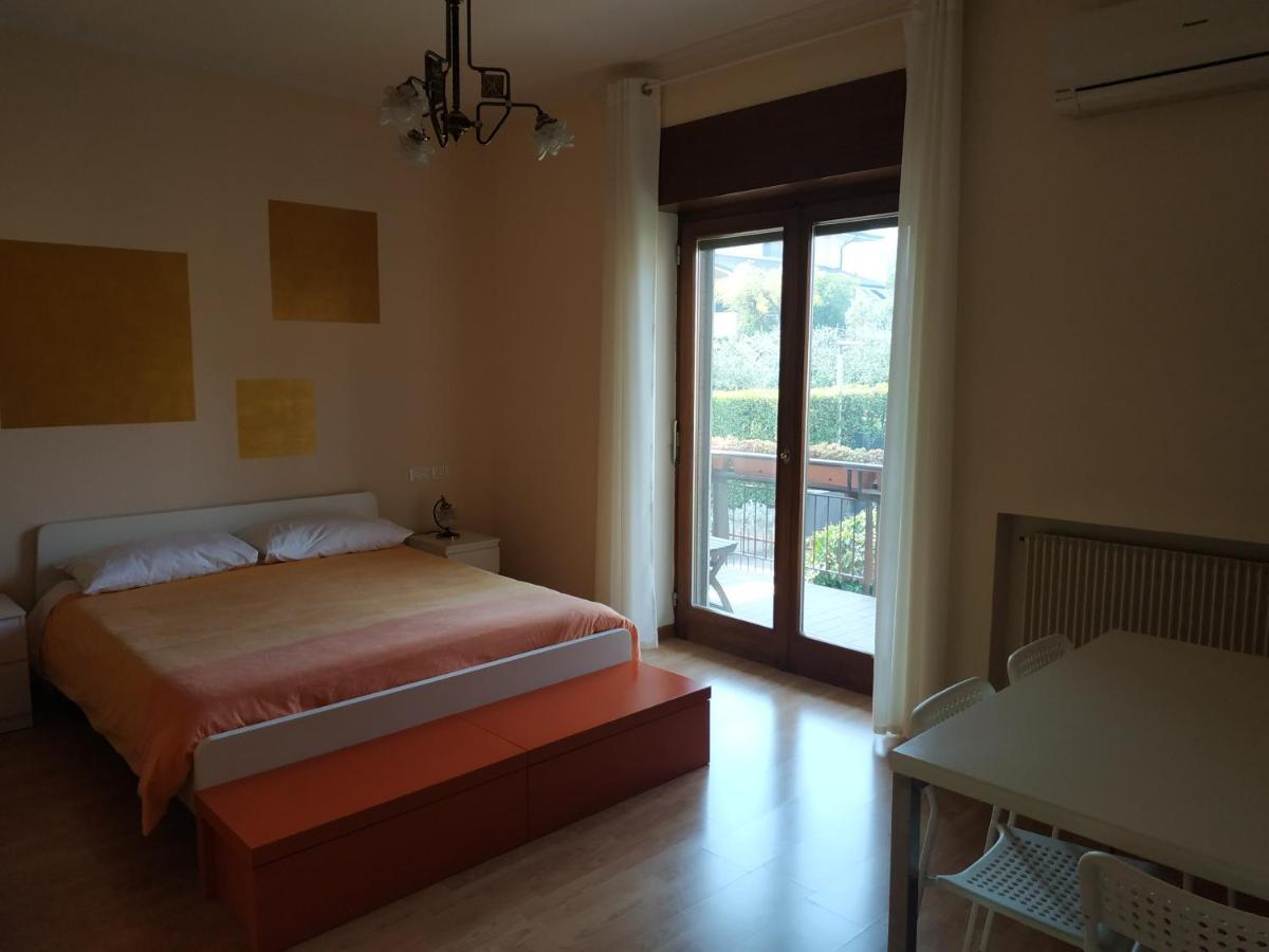 B&B Villa Filotea & Apartment Дезенцано-дель-Гарда Екстер'єр фото