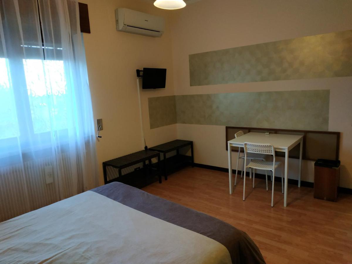 B&B Villa Filotea & Apartment Дезенцано-дель-Гарда Екстер'єр фото