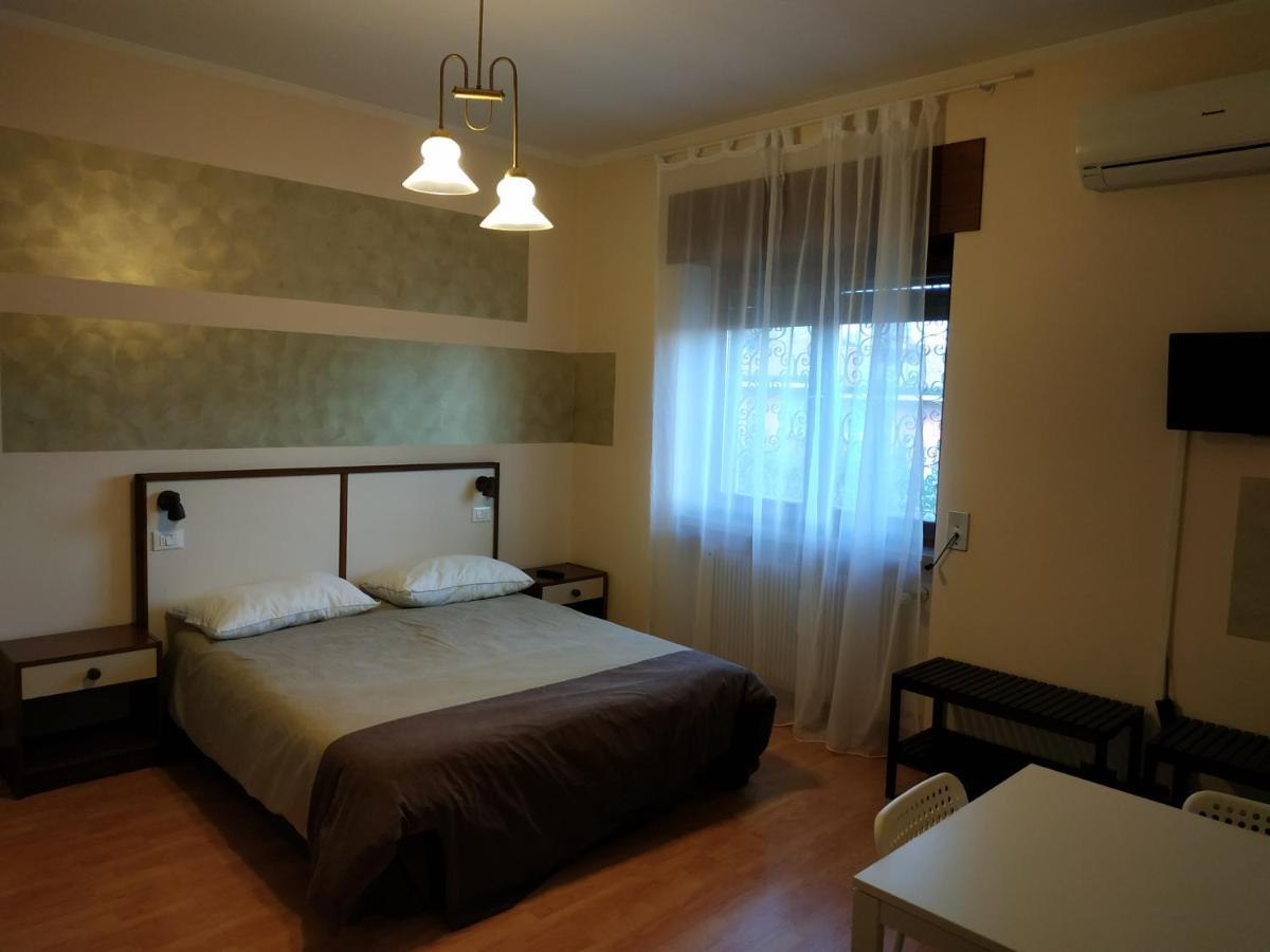 B&B Villa Filotea & Apartment Дезенцано-дель-Гарда Екстер'єр фото