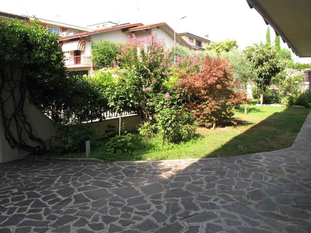 B&B Villa Filotea & Apartment Дезенцано-дель-Гарда Екстер'єр фото